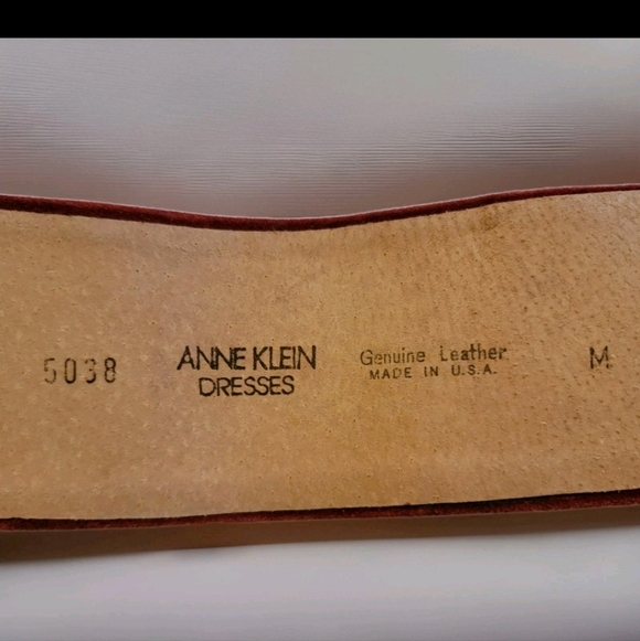 Y2K ANNE KLEIN Red Suede Leather Belt with Gold Buckle Sz M - Picture 3 of 7